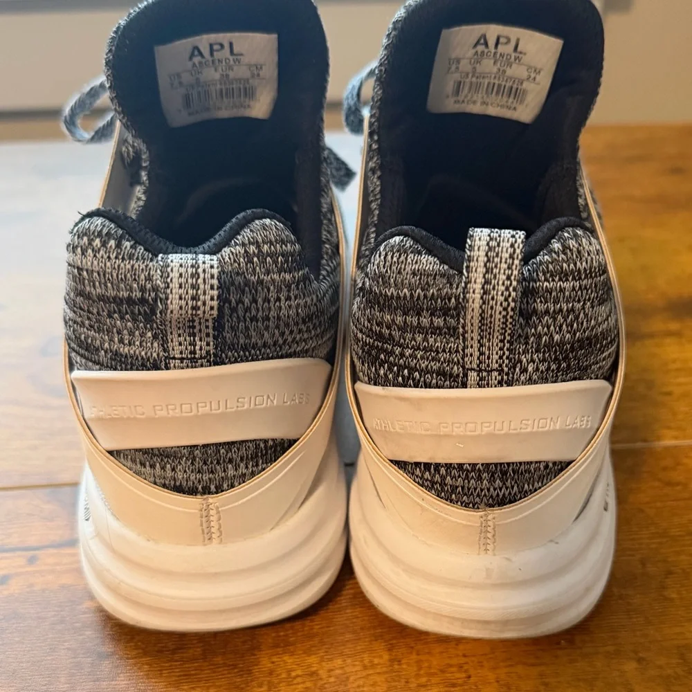 APL Ascend Trainers size 7.5 gray white athleisure‎ active gym workout training